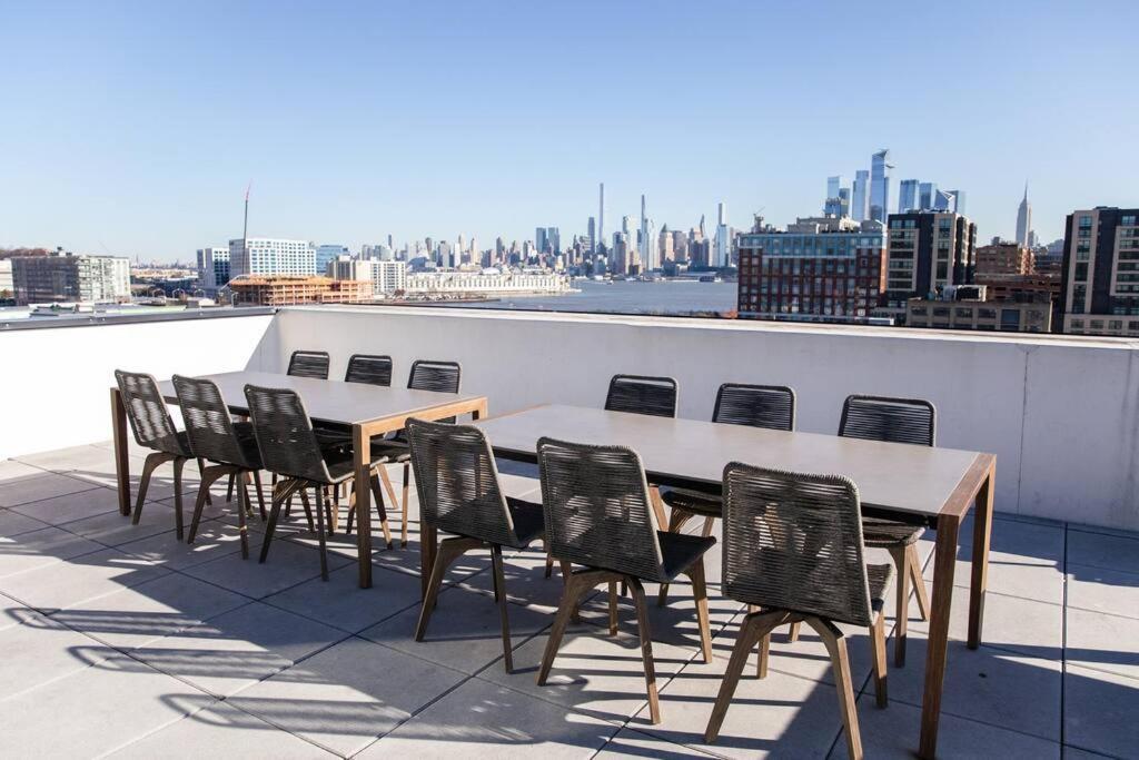 Dharma Home Suites Hoboken Bagian luar foto