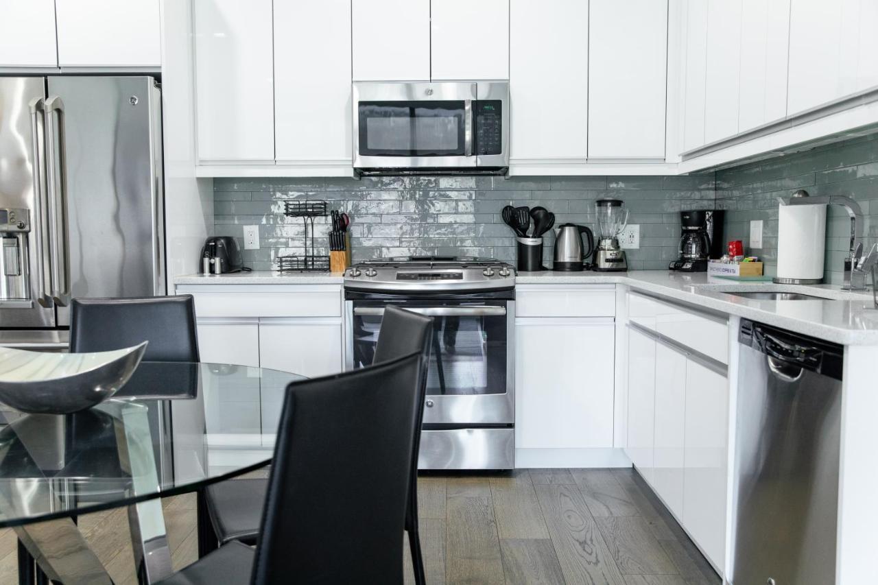 Dharma Home Suites Hoboken Bagian luar foto