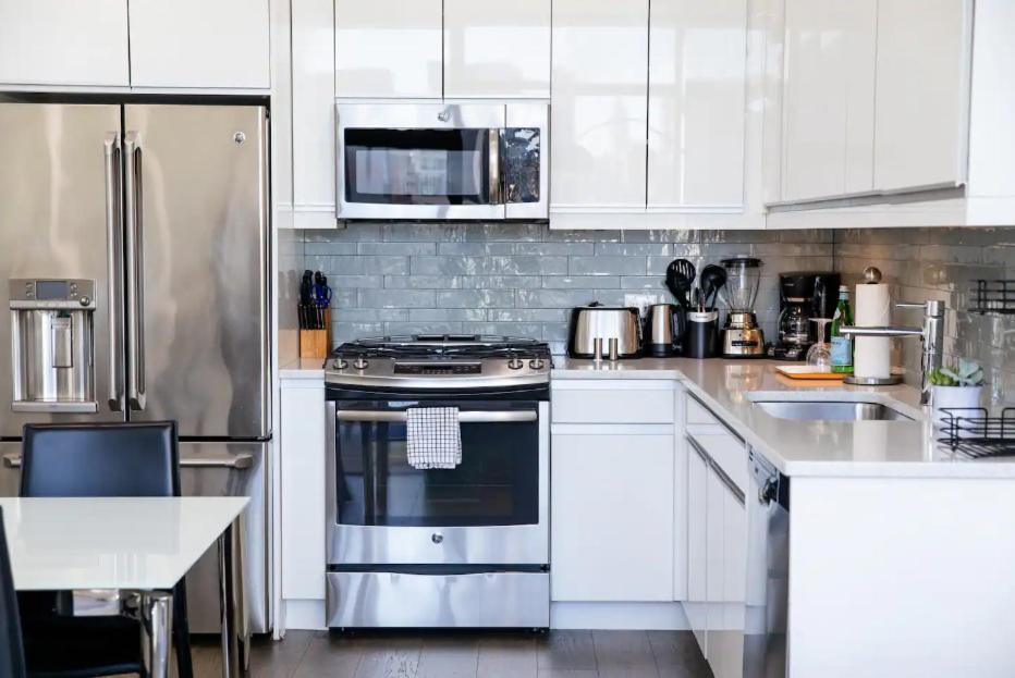 Dharma Home Suites Hoboken Bagian luar foto