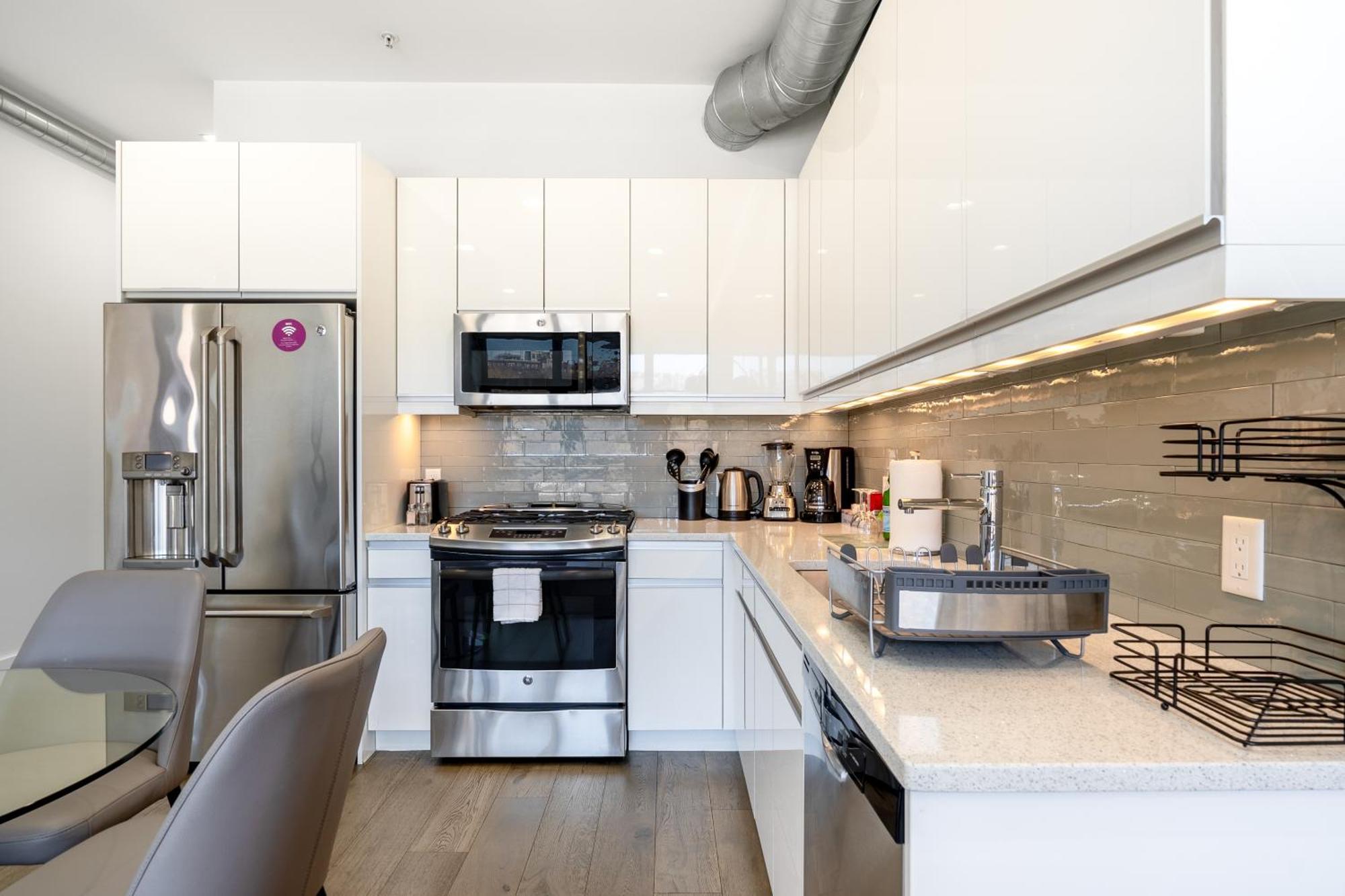 Dharma Home Suites Hoboken Bagian luar foto