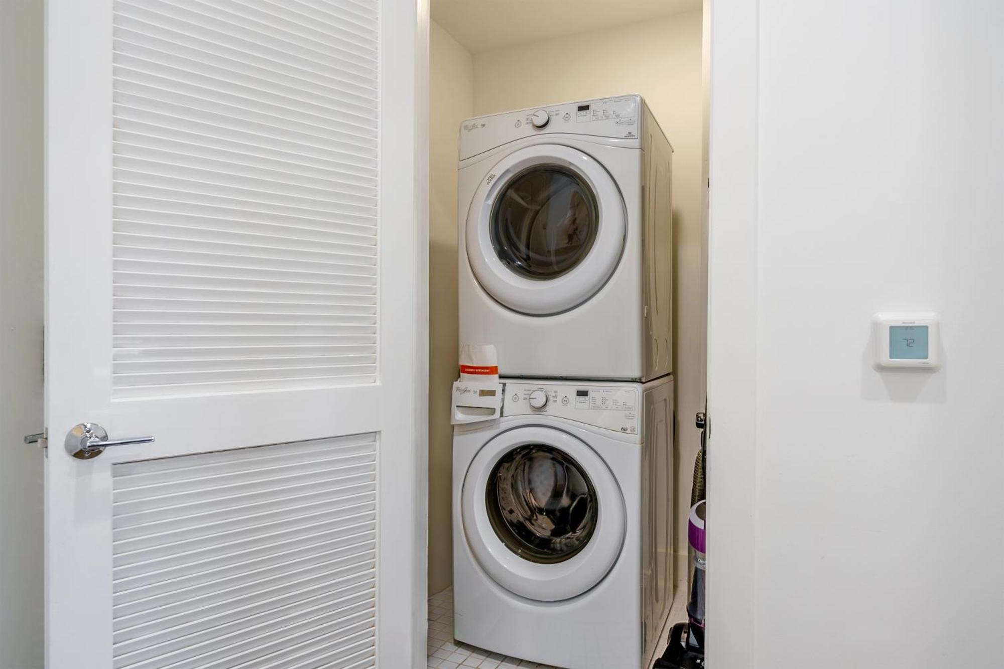 Dharma Home Suites Hoboken Bagian luar foto