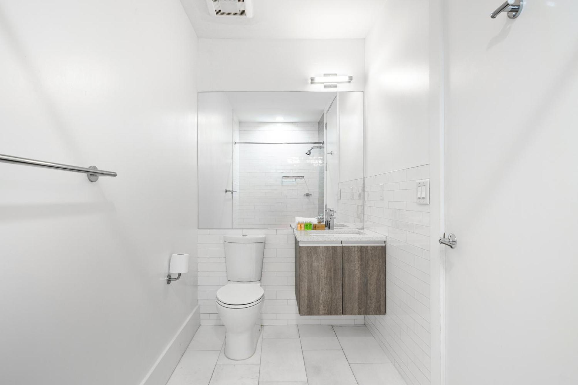 Dharma Home Suites Hoboken Bagian luar foto