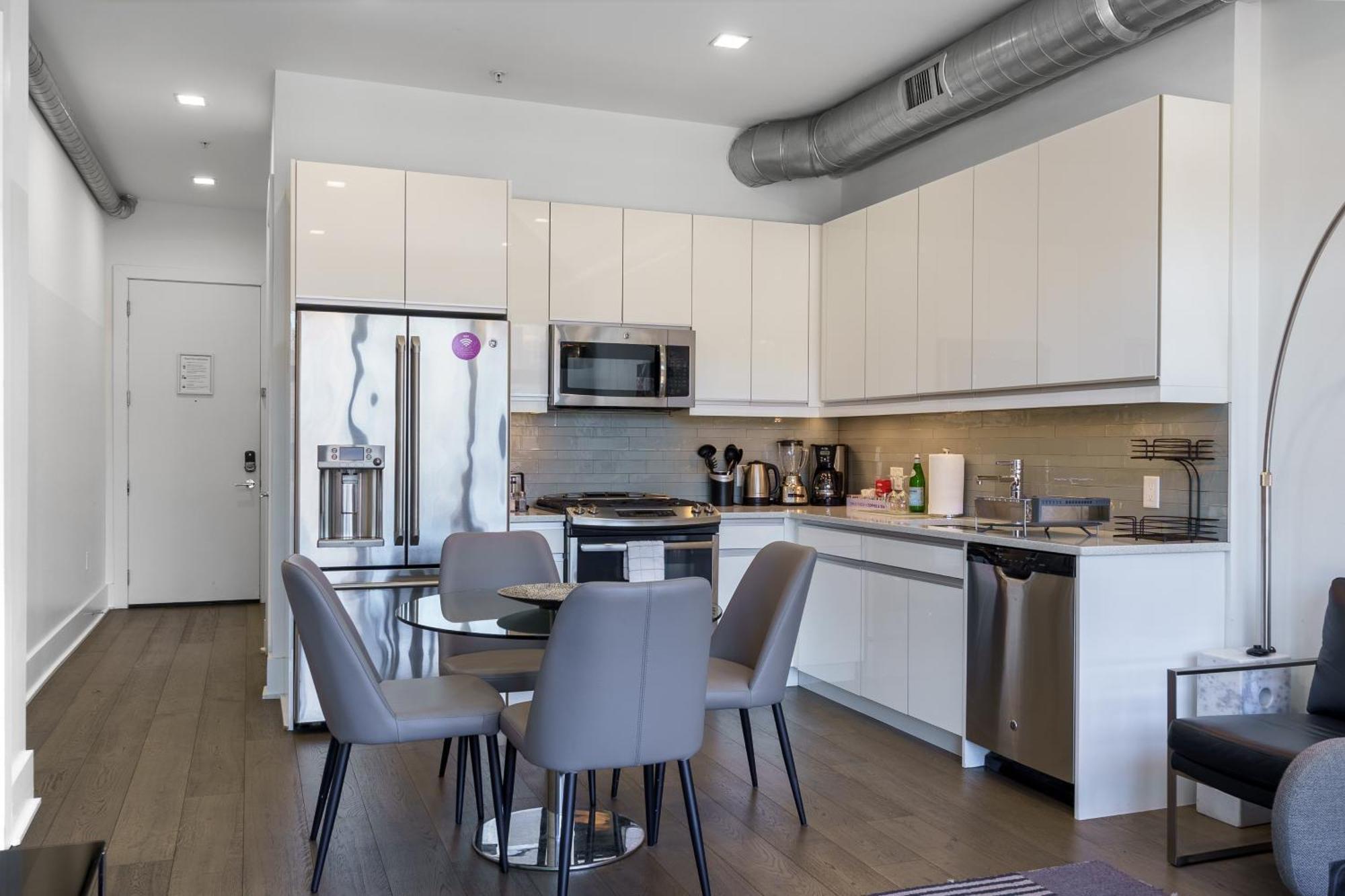 Dharma Home Suites Hoboken Bagian luar foto