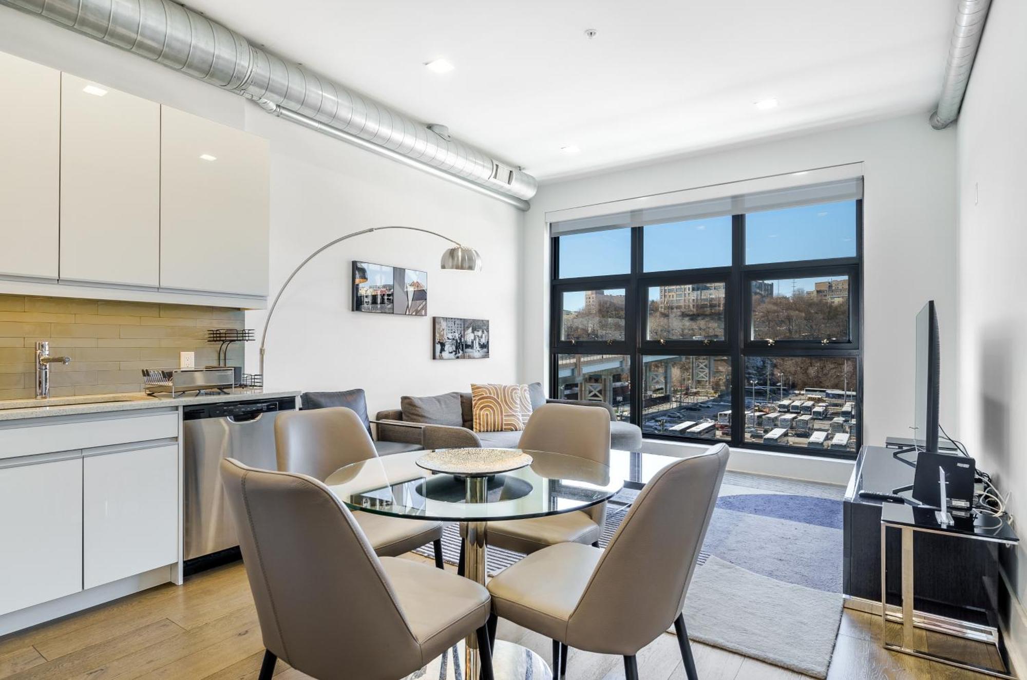 Dharma Home Suites Hoboken Bagian luar foto